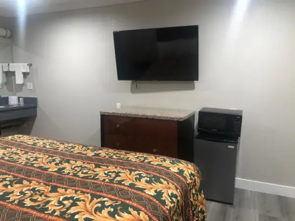 Economy Inn - Ontario Airport 9